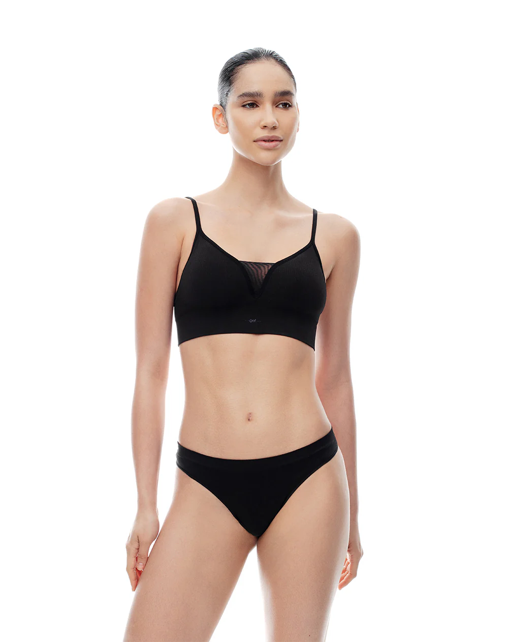 Top soporte medio seamless copas removibles negro - Image 4