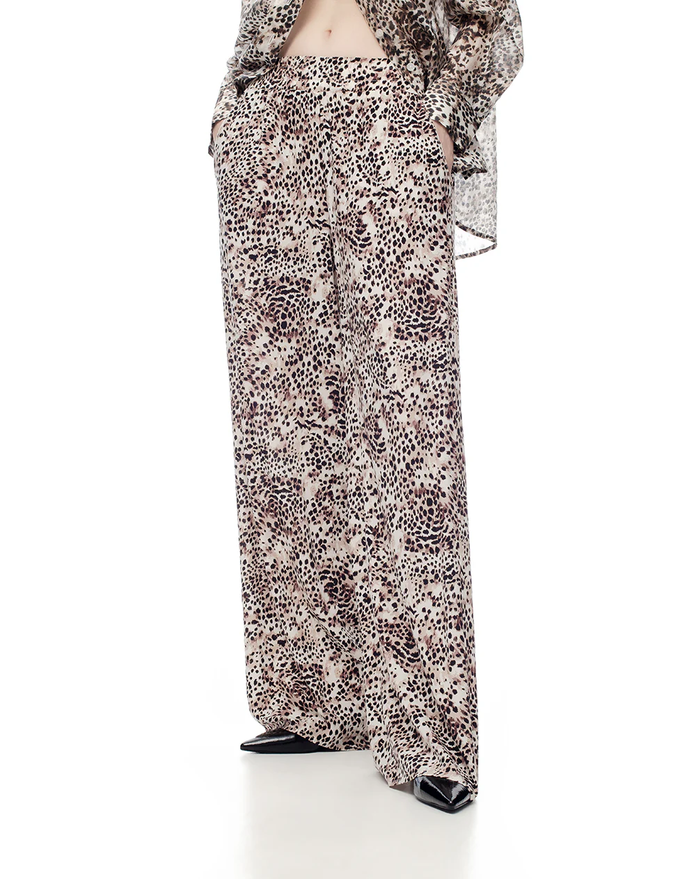 Pantalón wide leg tiro medio estampado mujer - Image 5