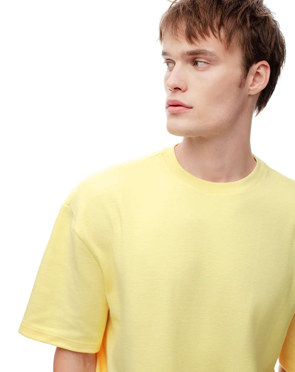 Camiseta regular amarilla hombre - Image 4