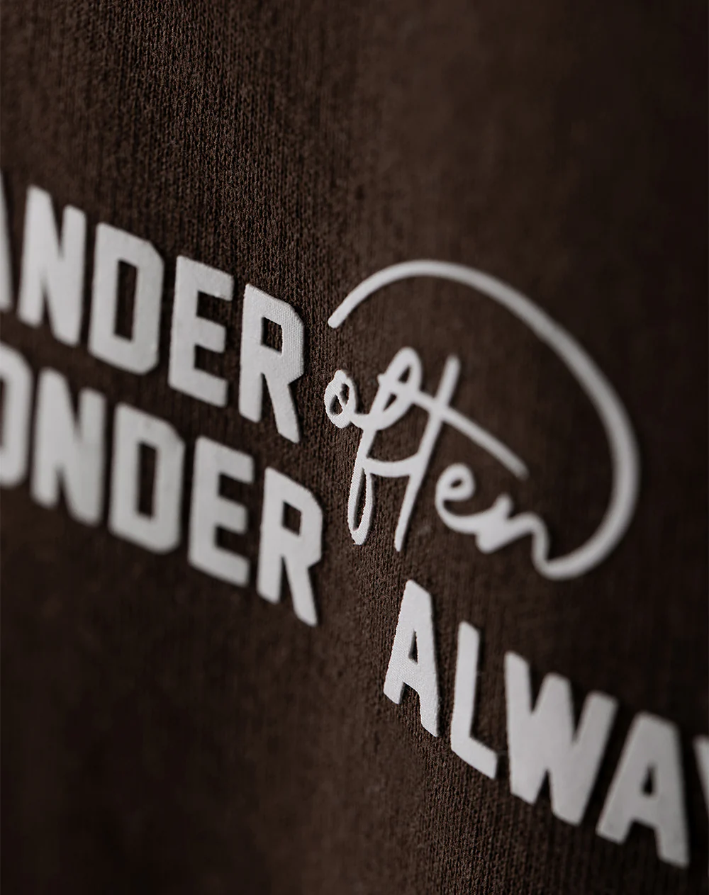 Camiseta oversize algodón chocolate estampada hombre - Image 6