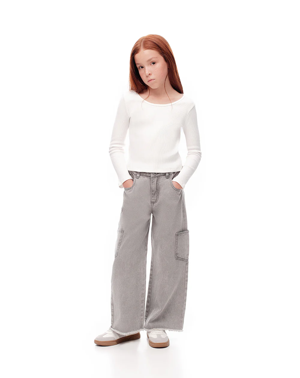 Jean cargo tiro medio gris niña
