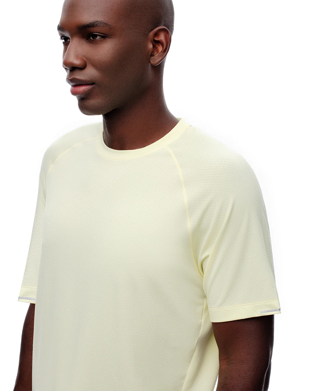 Camiseta deportiva control humedad amarilla hombre - Image 4