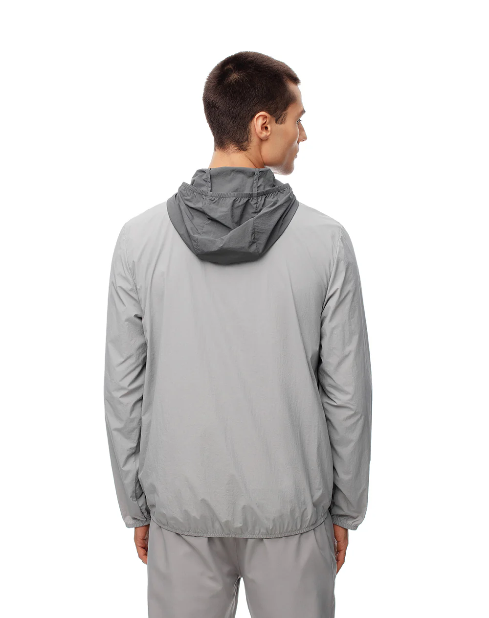Chaqueta rompevientos gris hombre - Image 3