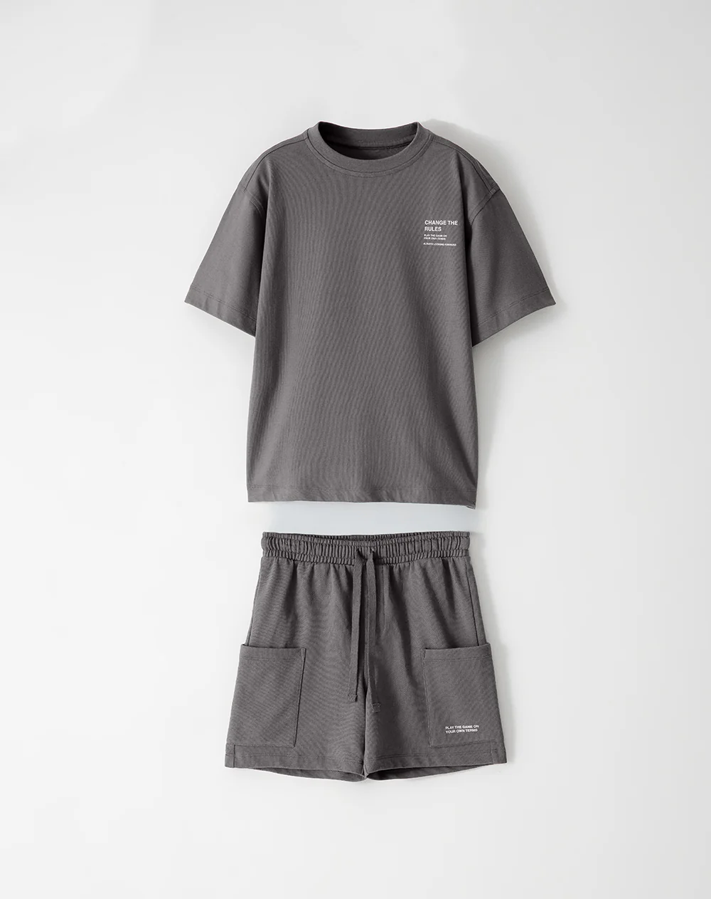 Conjunto camiseta + bermuda gris niño - Image 6