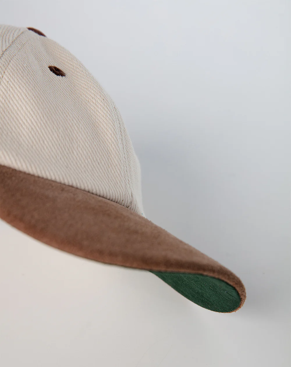 Gorra estilo retro bicolor unisex - Image 4