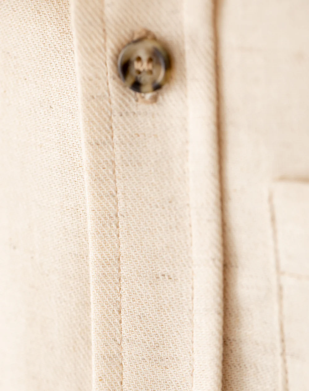 Camisa manga corta regular lino crema niño - Image 7
