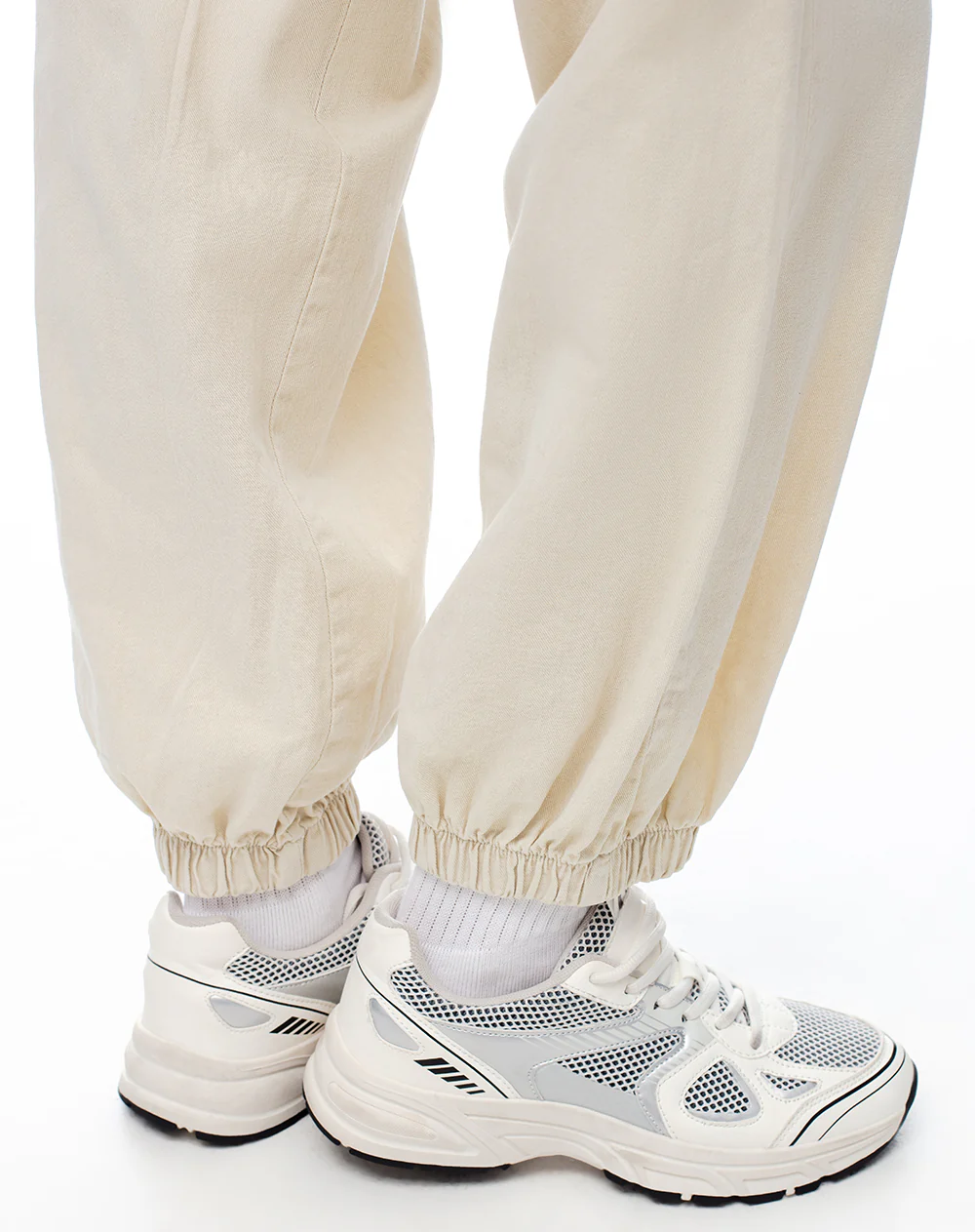 Pantalón jogger tiro medio algodón habano mujer - Image 6