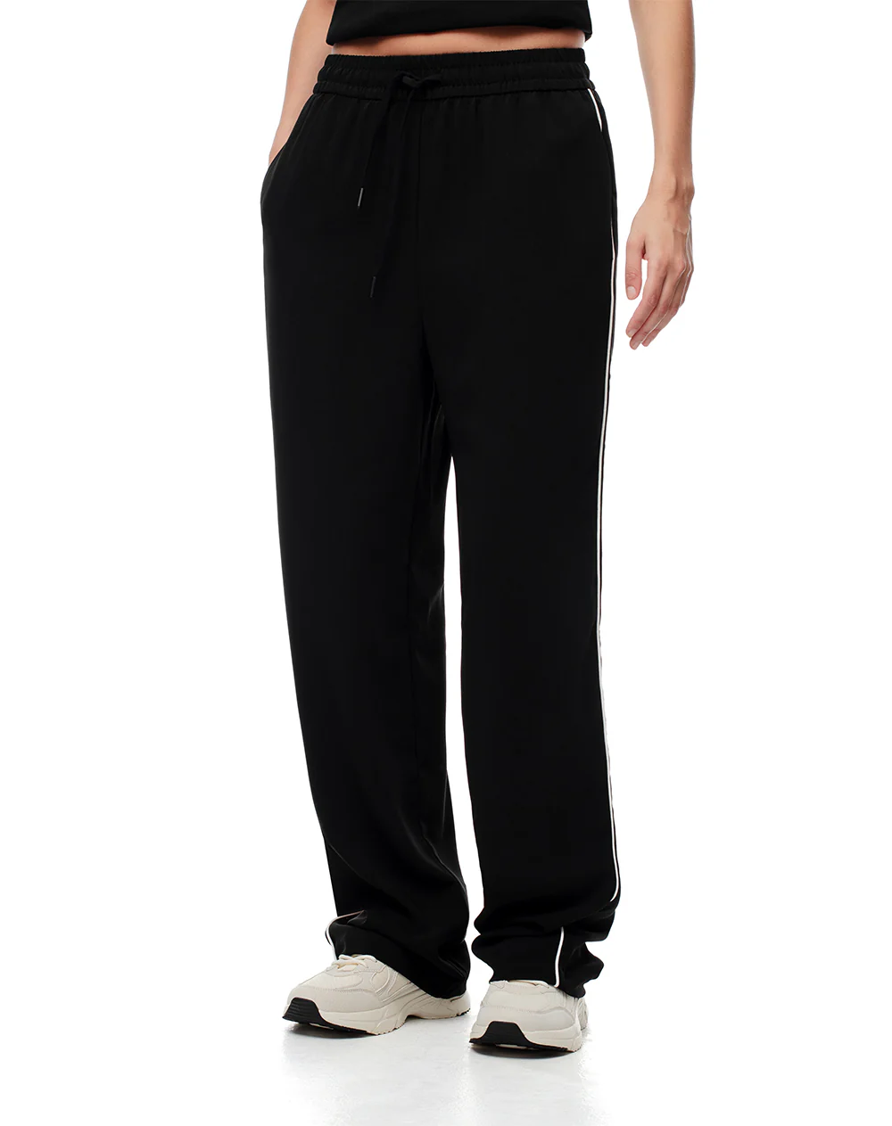 Pantalón tiro alto liviano negro mujer - Image 3