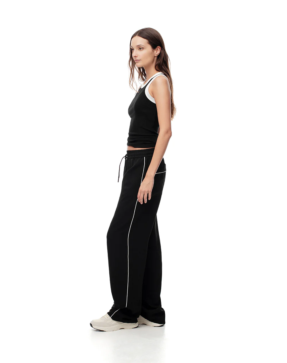 Pantalón tiro alto liviano negro mujer - Image 4