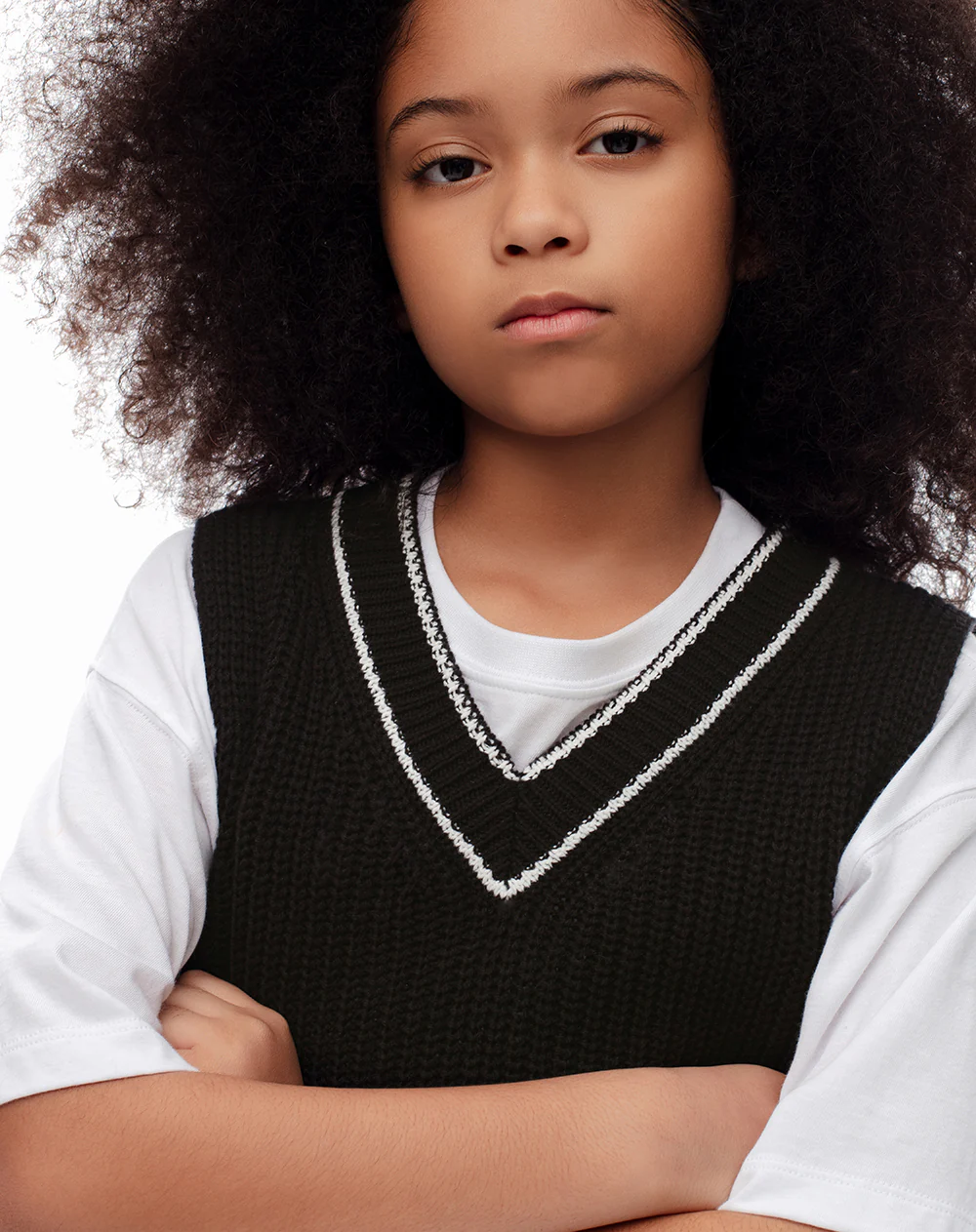 Chaleco oversize tejido negro niña - Image 3