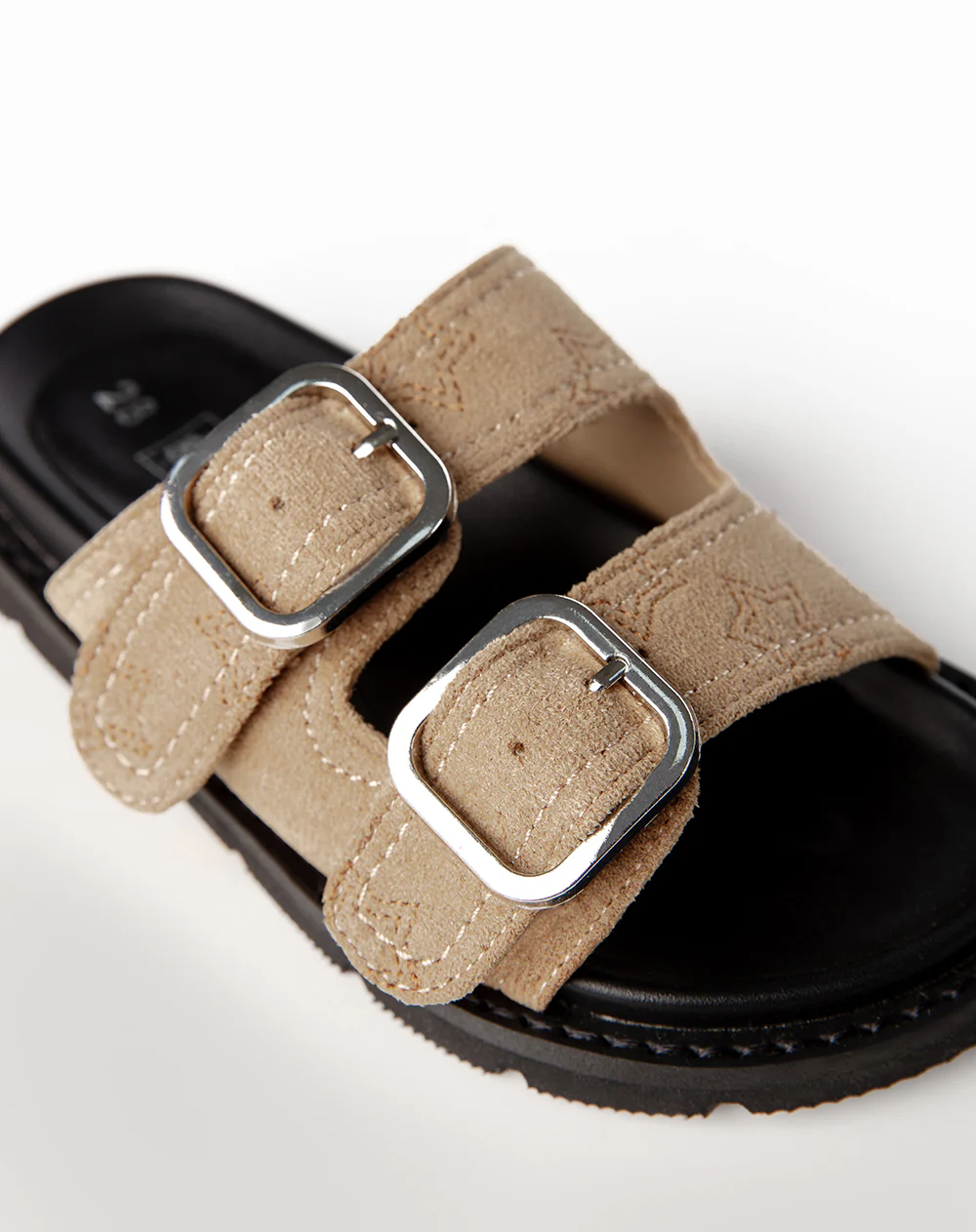 Sandalias beige tipo birkenstock niña - Image 4