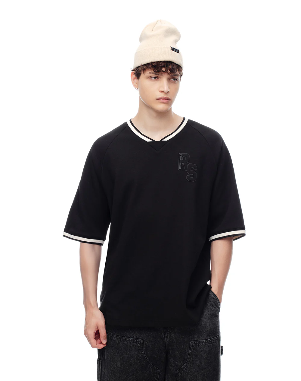 Camiseta regular algodón negra bordada hombre