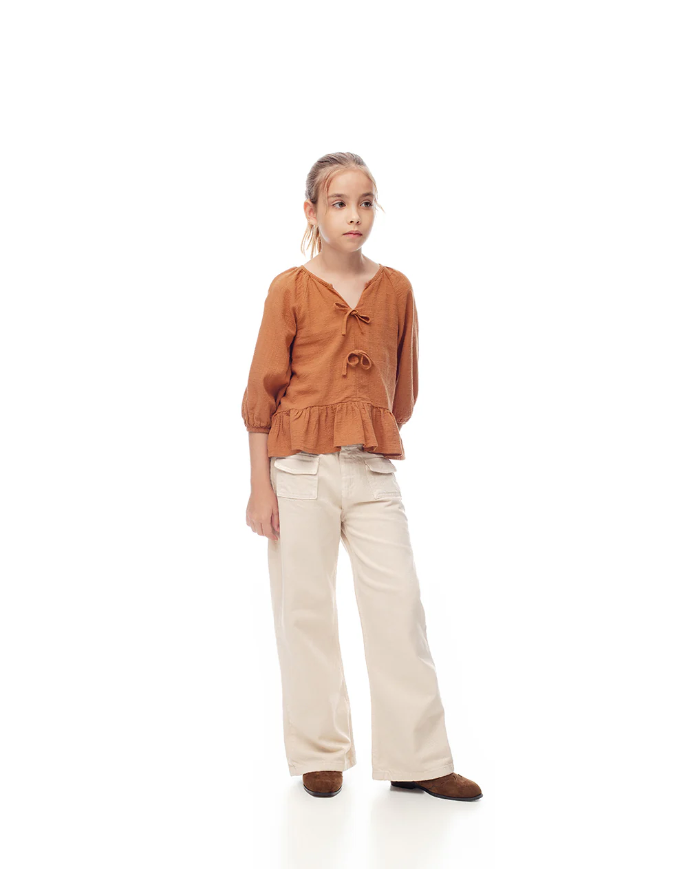 Blusa regular anudada algodón caramelo niña - Image 4
