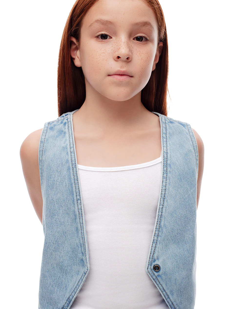 Chaleco denim regular índigo medio niña - Image 3