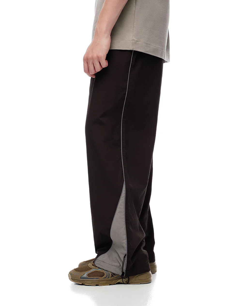 Pantalón deportivo secado rápido café hombre - Image 6