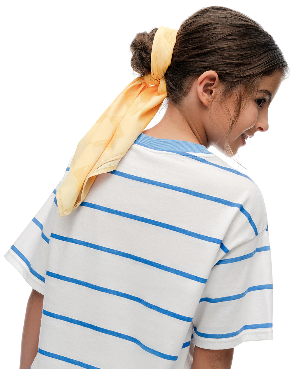 Pañuelo satinado amarillo estampado - Image 6