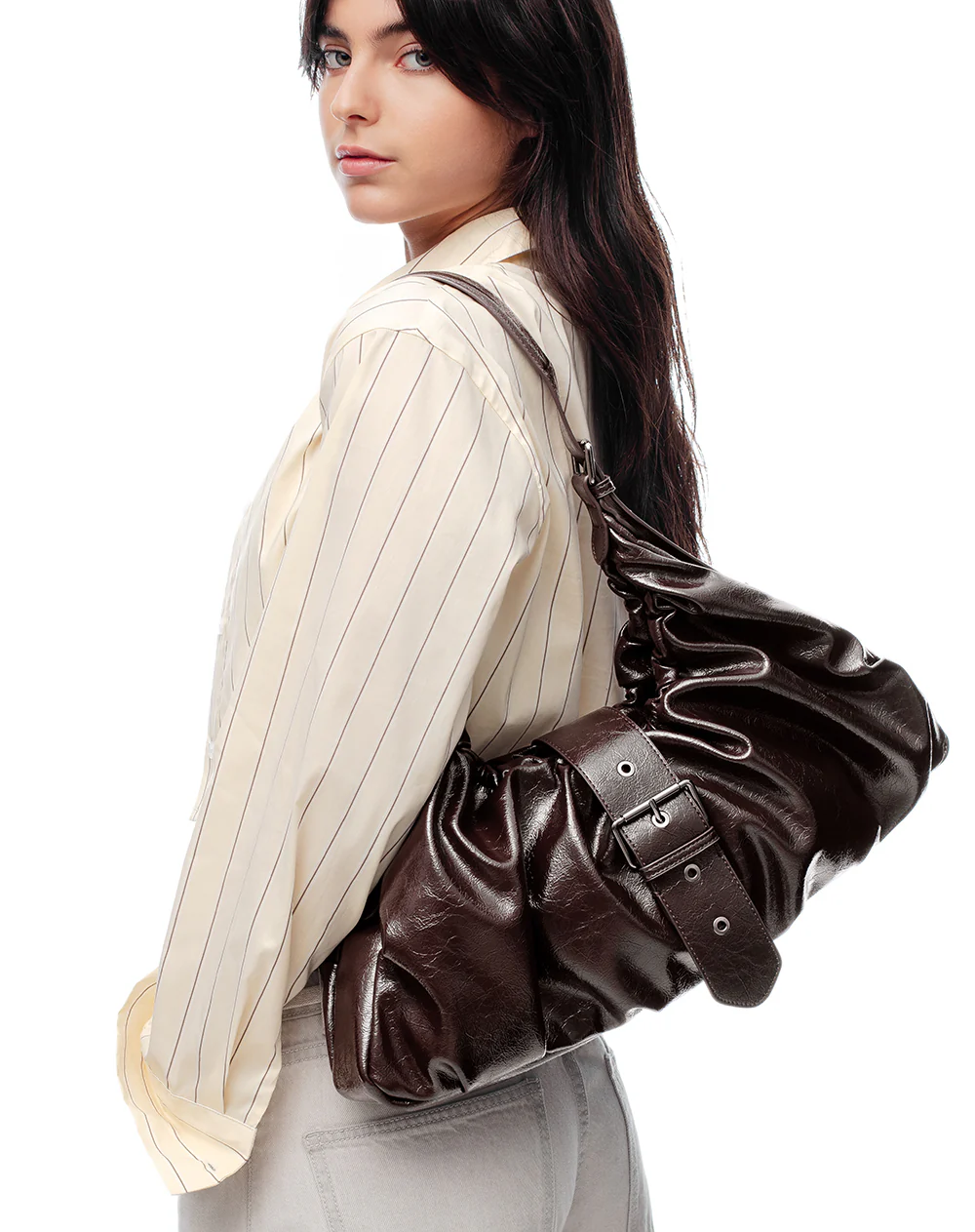 Bolso baguette fruncido café mujer - Image 7