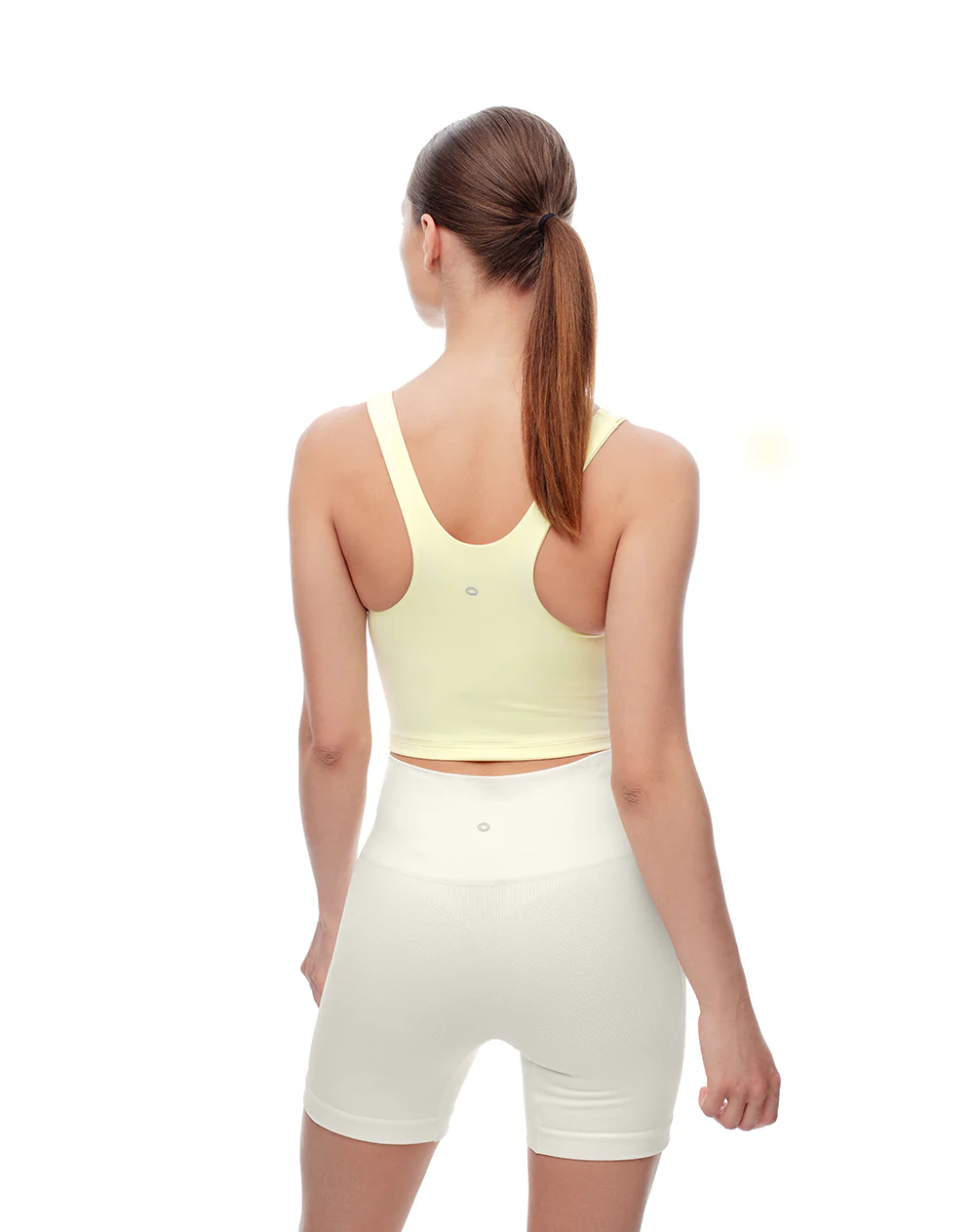 Camiseta crop deportiva secado rápido amarilla mujer - Image 2