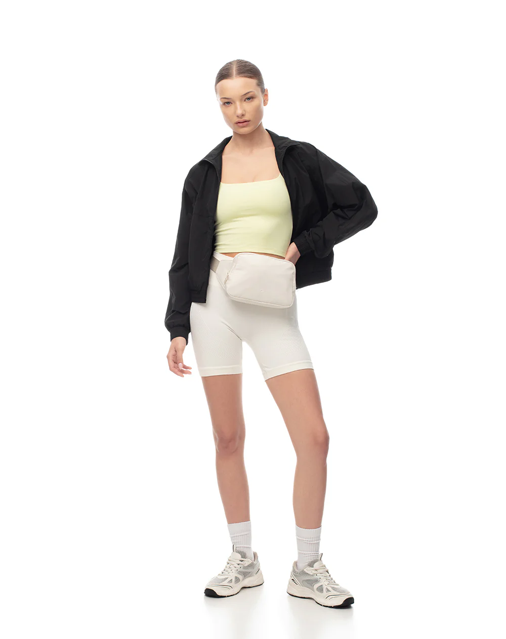 Camiseta crop deportiva secado rápido amarilla mujer - Image 4